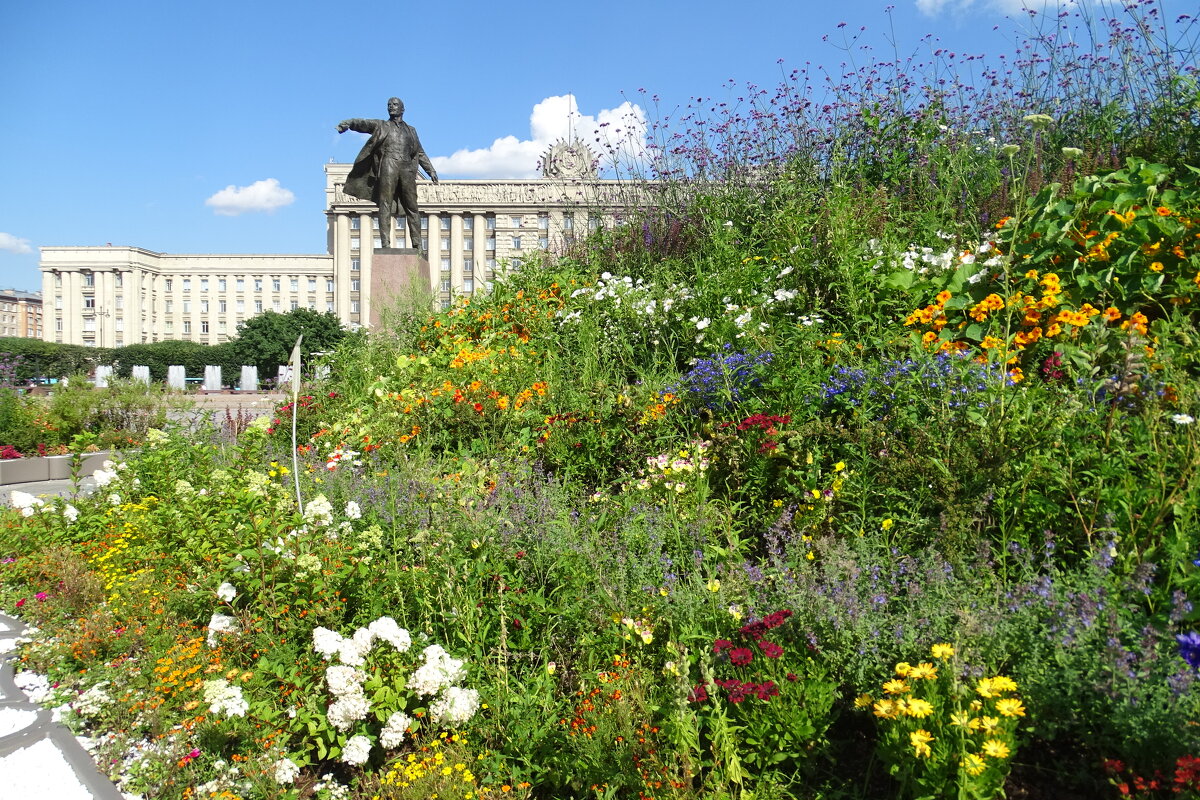 Летом на Московской площади - Anna-Sabina Anna-Sabina Летом на Московской площади - Anna-Sabina Anna-Sabina
