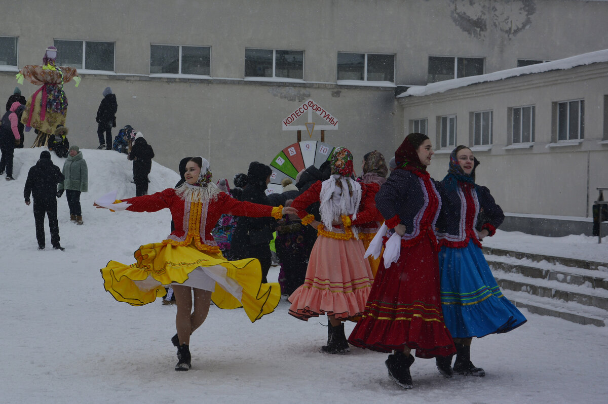 Народные танцы на Масленицу - Елена K Народные танцы на Масленицу - Елена K