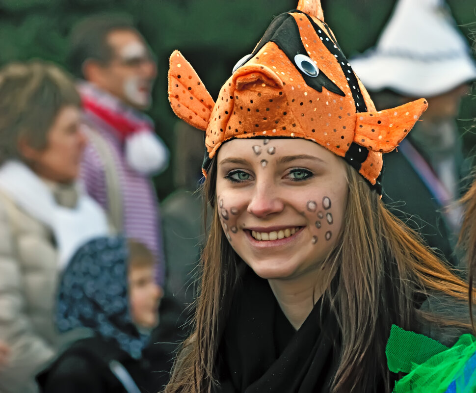 Весёлая девушка - Valziwa 