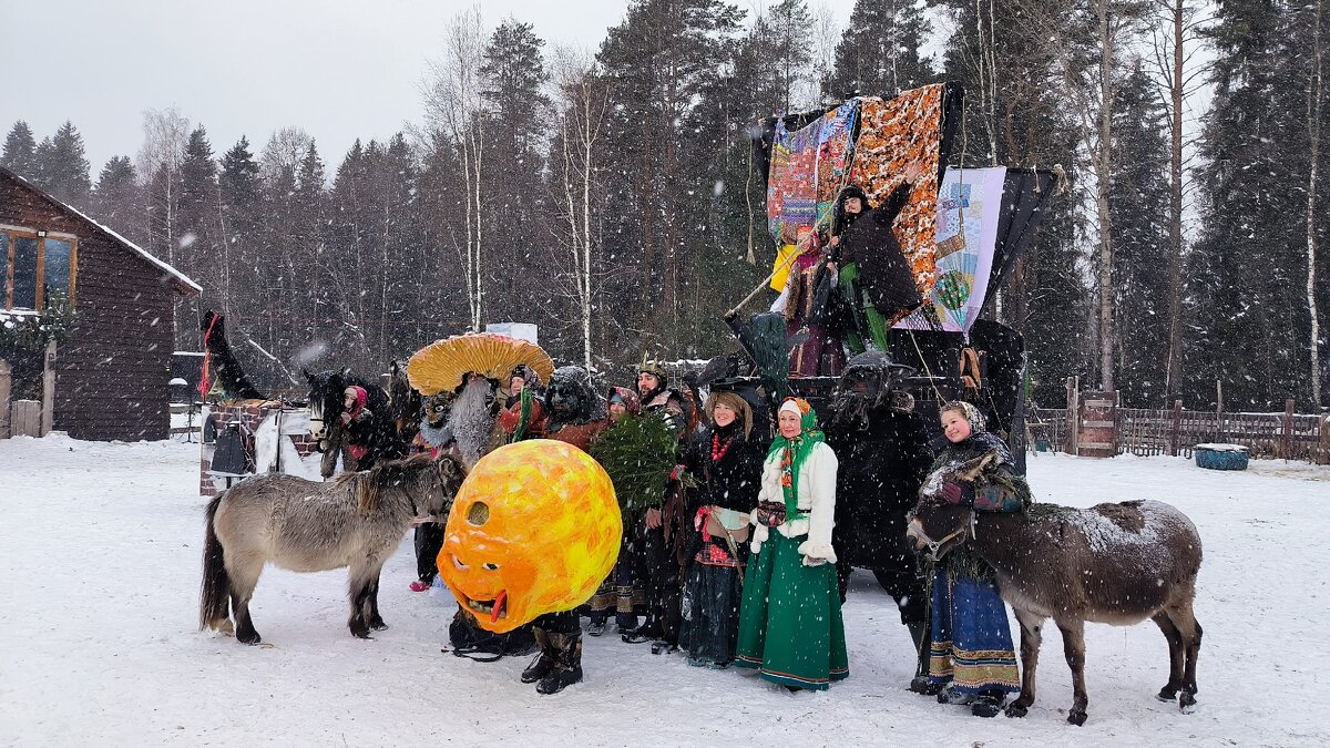 Команда артистов Яви Нави. - Ольга 
