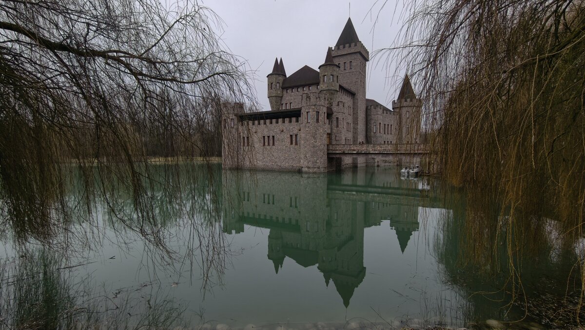 Замок на воде - Мариша 