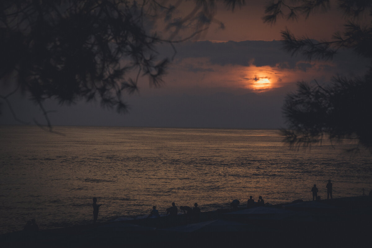 Абхазия, На закате дня - Вячеслав Владимирович