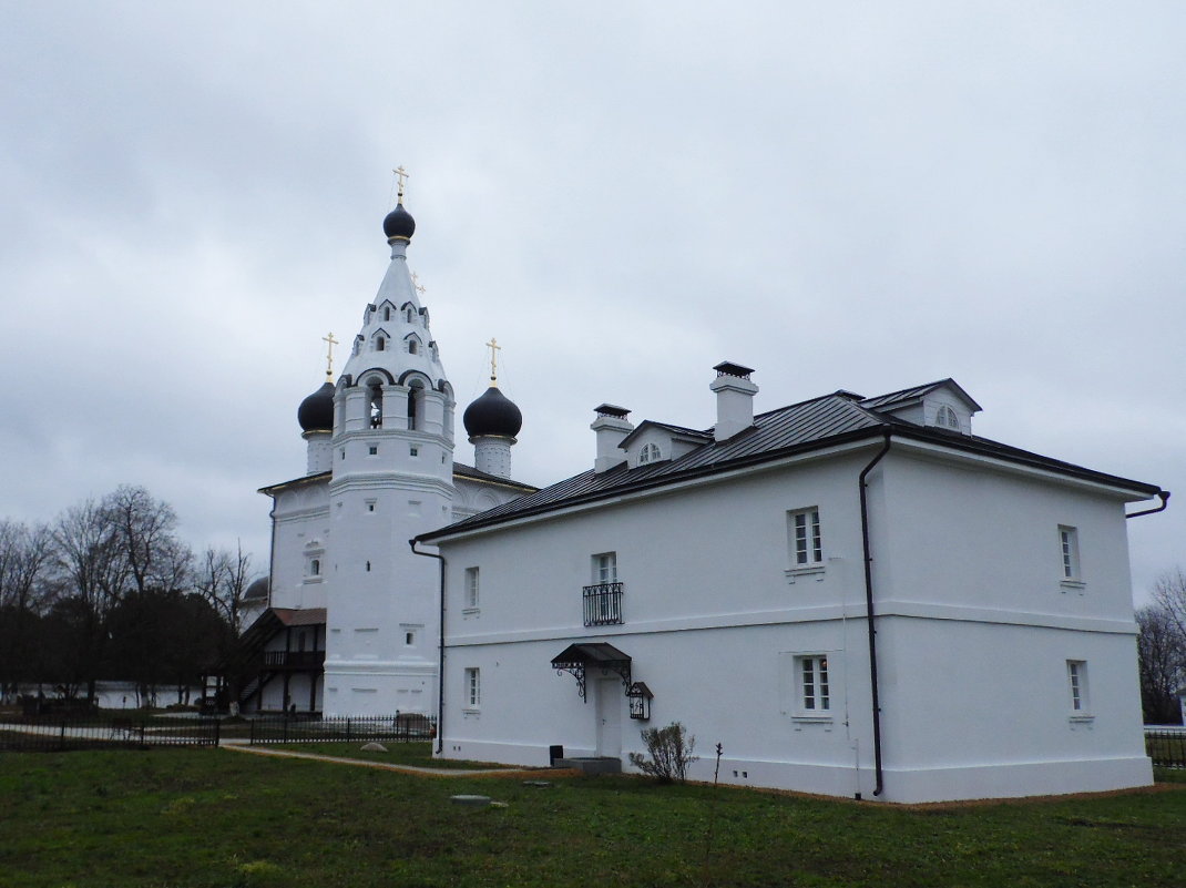 Храм XVII века г. Верея Московской области - Андрей 