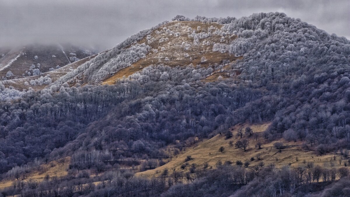 На вершинах гор иней - Мариша 
