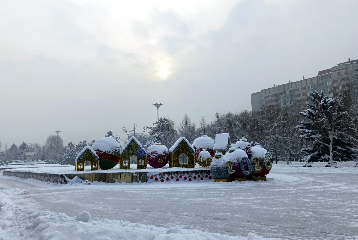 Площадь в Усть Каменогорске . - Мила Бовкун