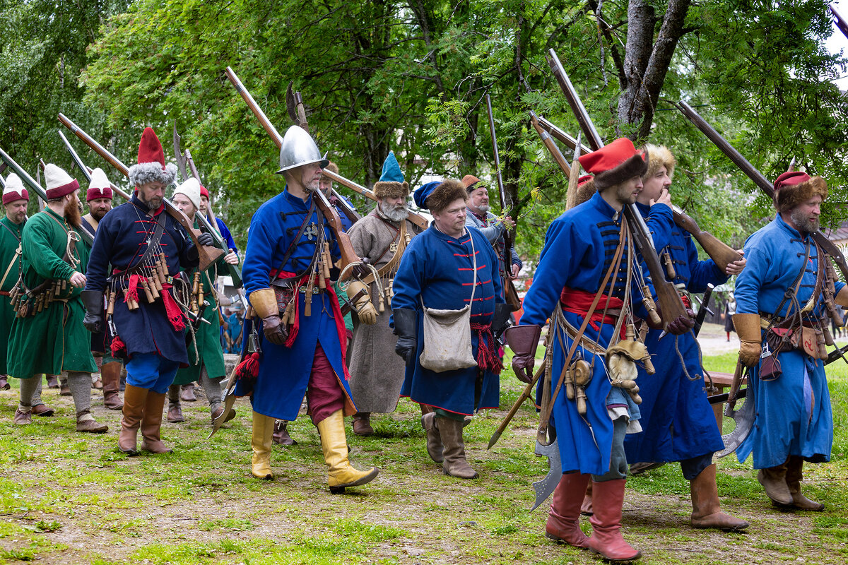 ЗАЩИТНИКИ - Александр Силинский ЗАЩИТНИКИ - Александр Силинский