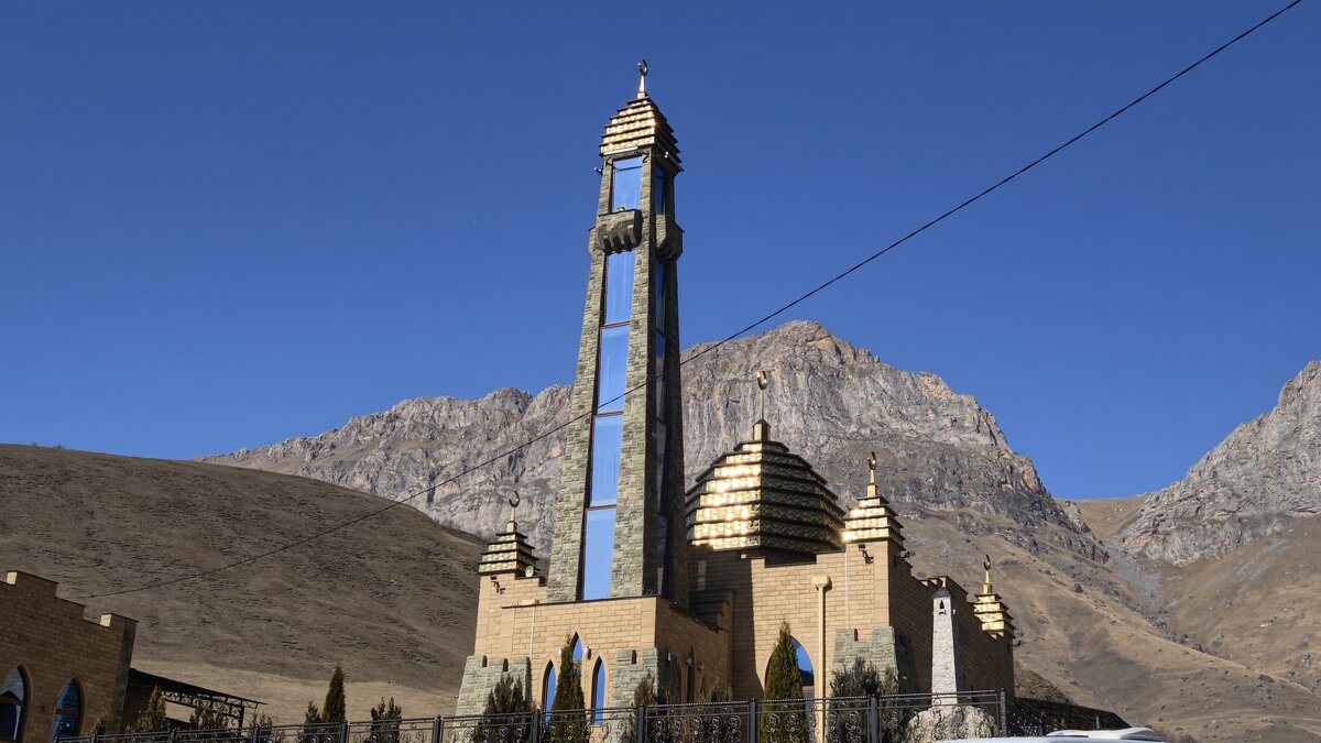 Золотая мечеть в горах - Мариша Золотая мечеть в горах - Мариша