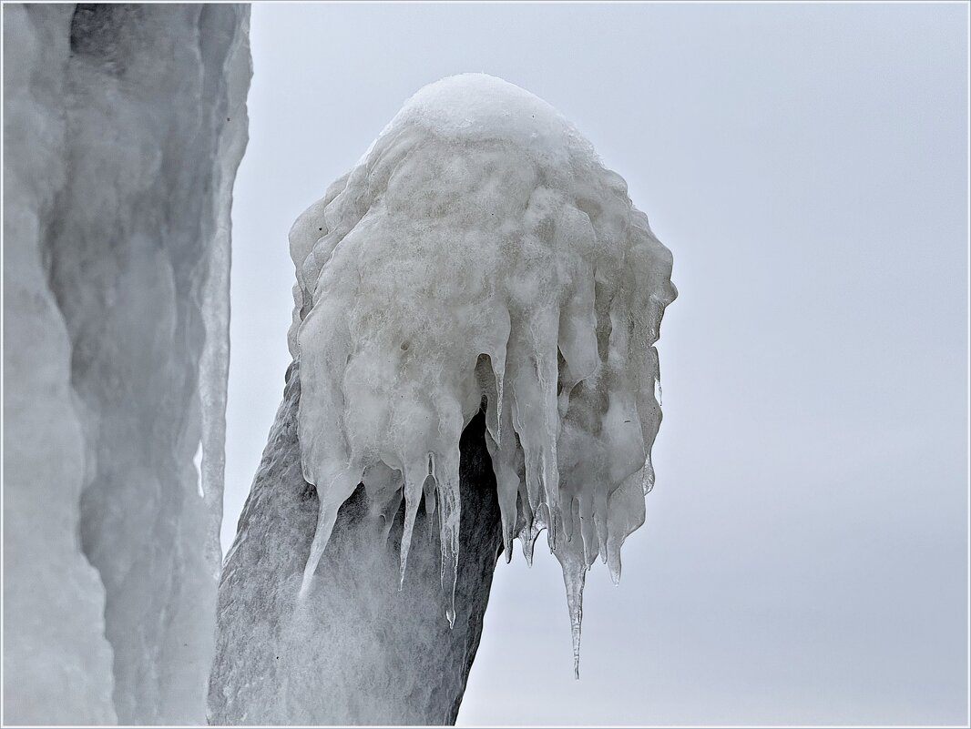 Лёд на волнорезе. - Валерия Комова