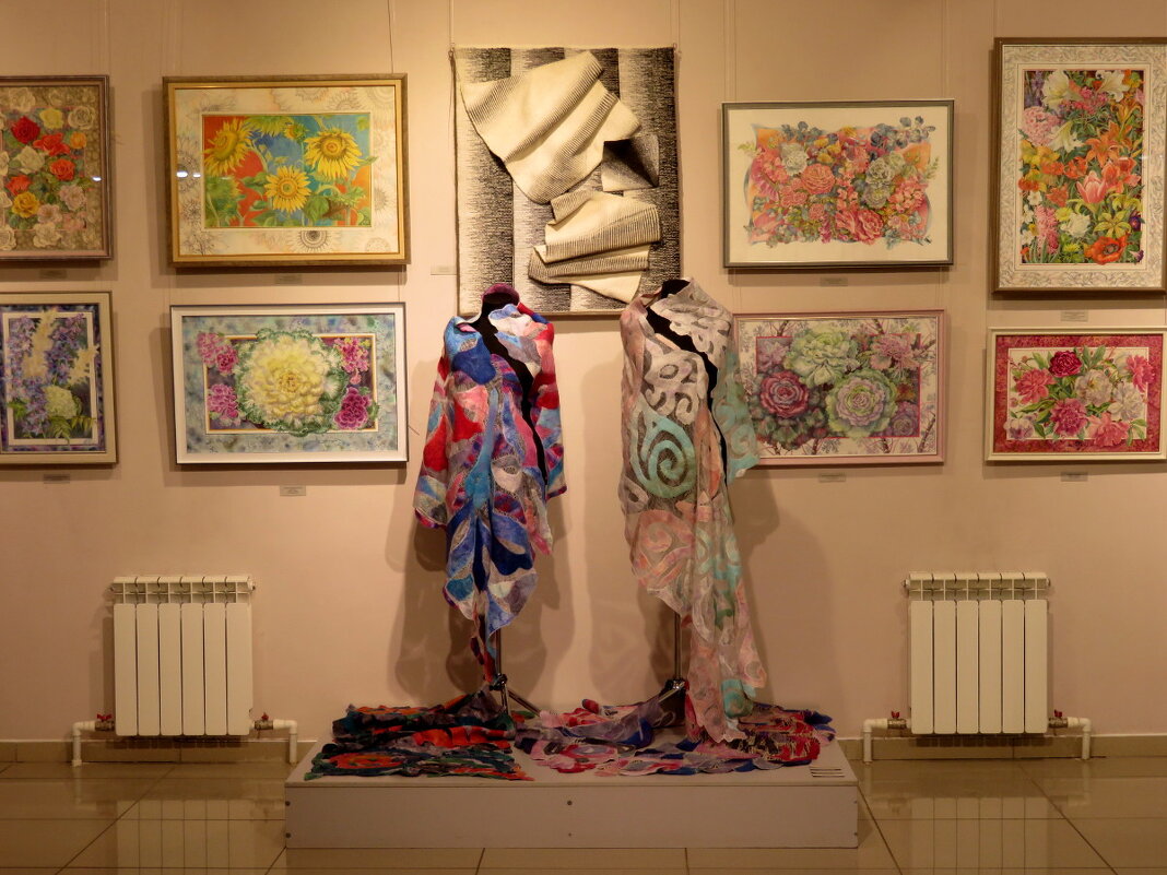 На выставке. - Егор Бабанов