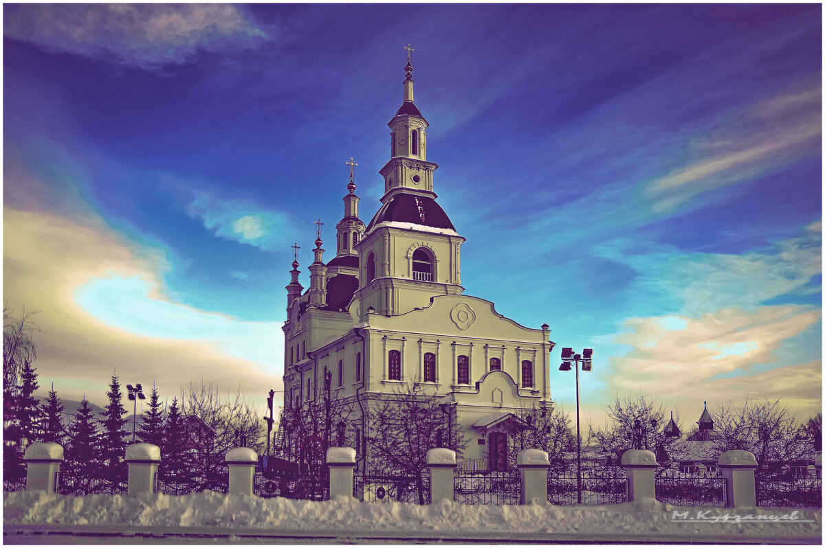 Купола в России кроют чистым золотом — Чтобы чаще Господь замечал. - Михаил Курзанцев Купола в России кроют чистым золотом — Чтобы чаще Господь замечал. - Михаил Курзанцев