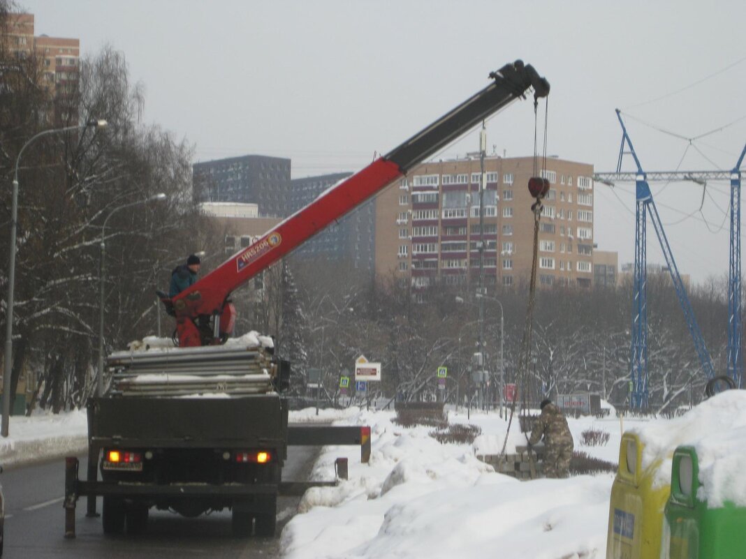 Много дел у автокрана - Дмитрий Никитин