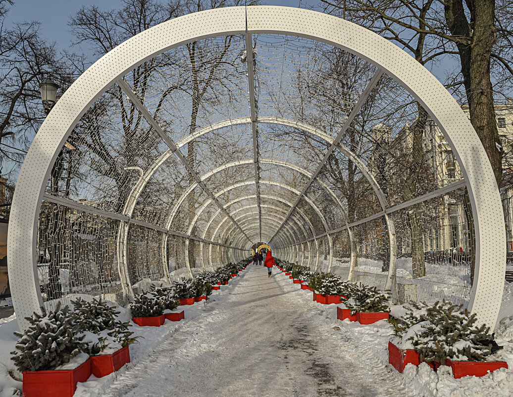 На Тверском бульваре. - Сергей Романов