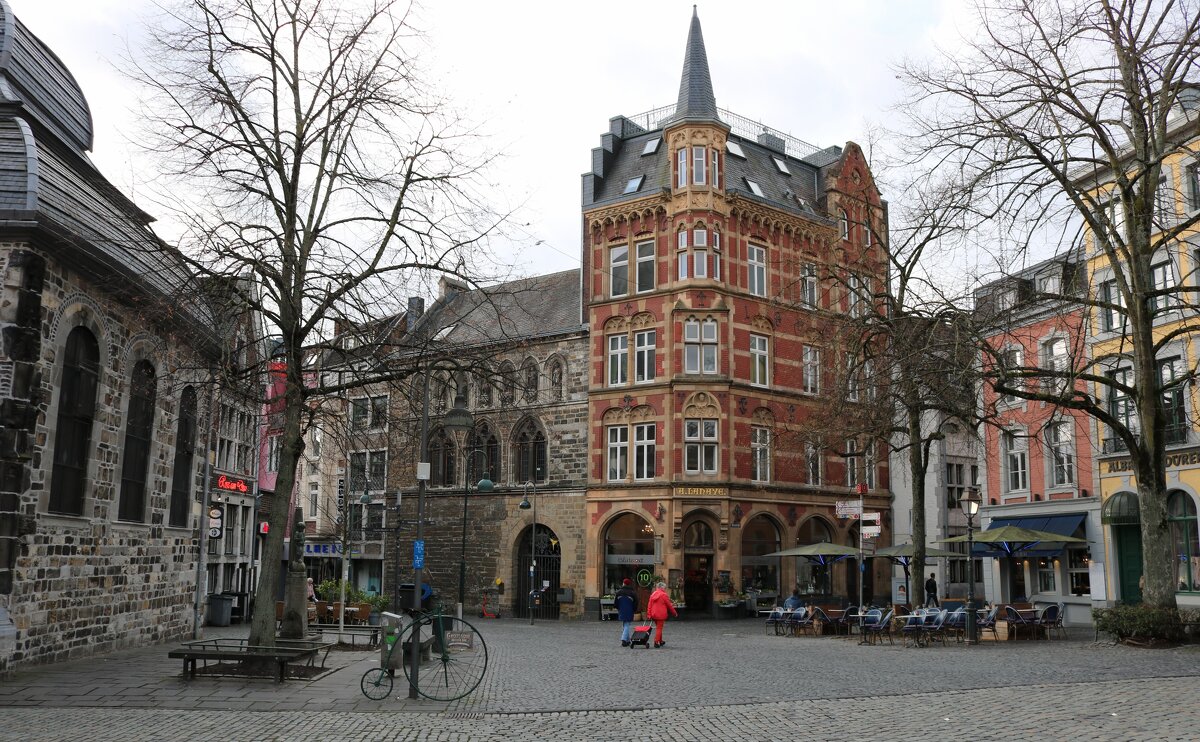 маленькая площадь - Светлана Баталий маленькая площадь - Светлана Баталий