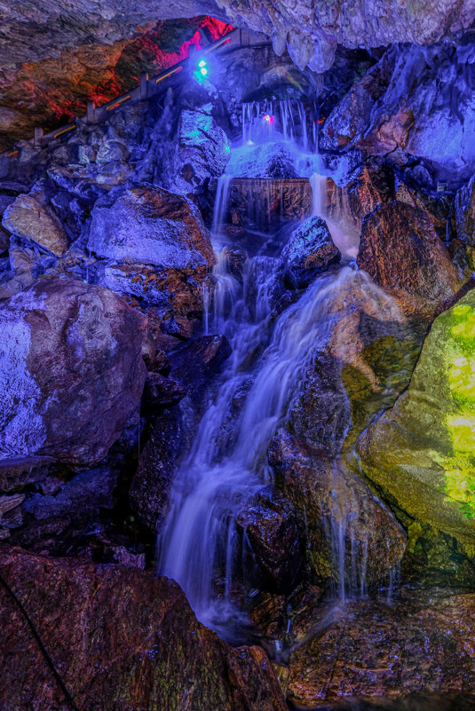 Обнаружение водопада в пещере - Георгий А