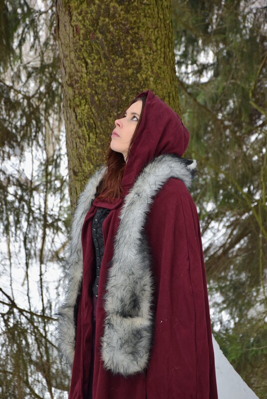 Девушка в лесу - Мария Яковлева