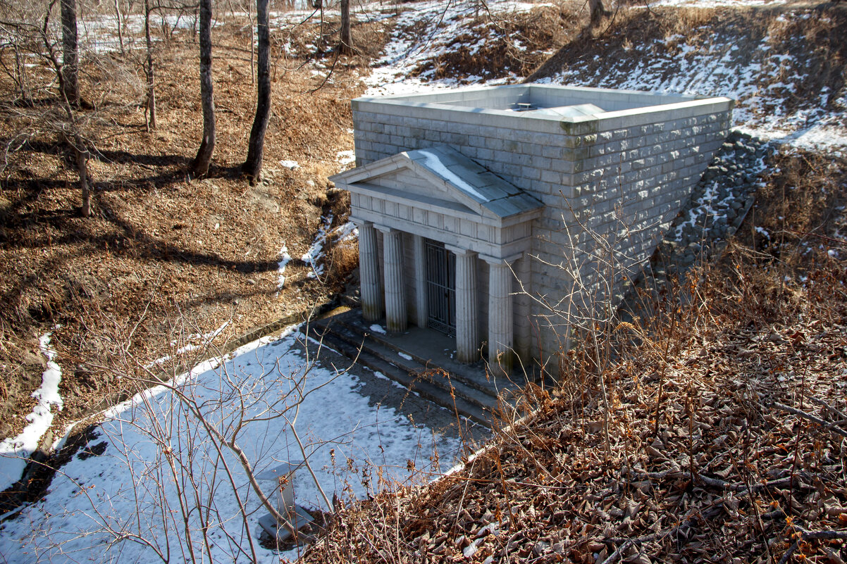 Склеп - Сергей Коваленко Склеп - Сергей Коваленко