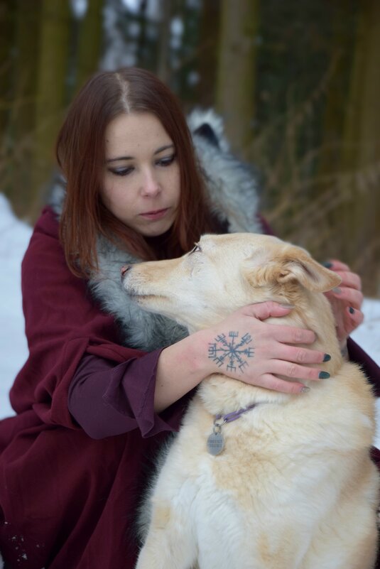 Девушка с собакой - Мария Яковлева