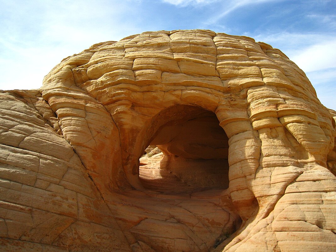 Пещера из жёлтого песчаника в Долине Огня. - unix (Илья Утропов)