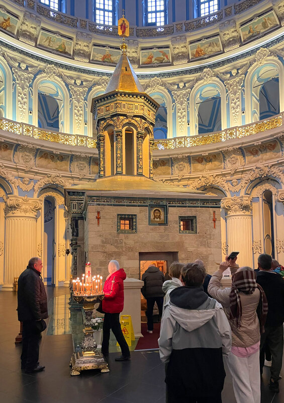 Внутри Новоиерусалимского храма - Андрей Л. В.