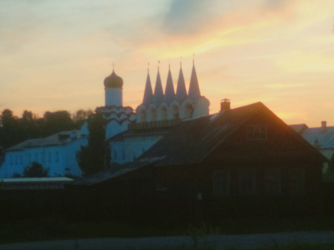 Город на закате - Сергей Кочнев