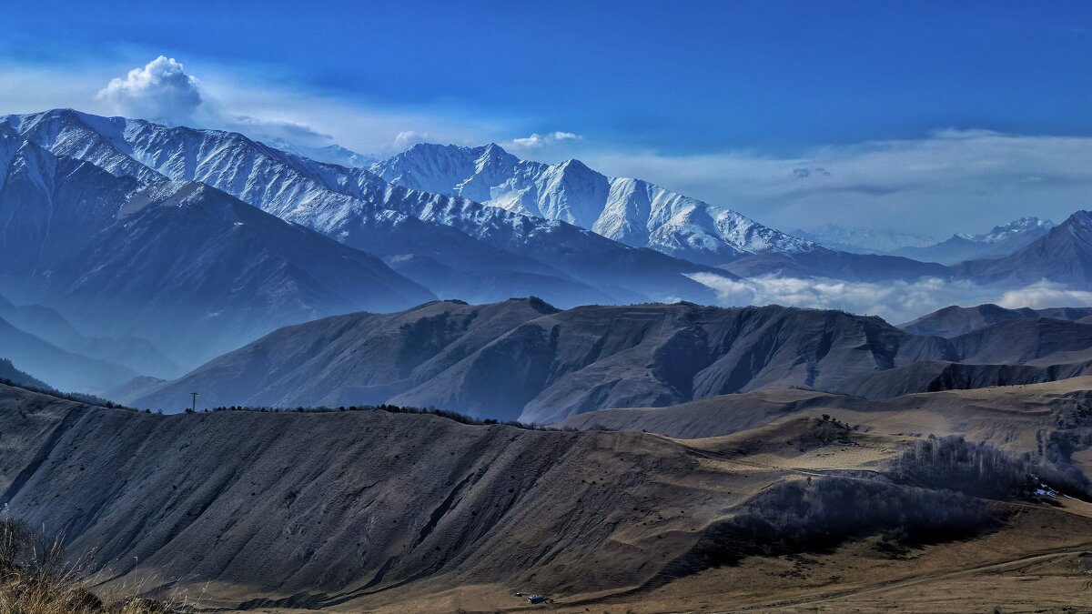 Вид на Большой Кавказский хребет - Мариша 