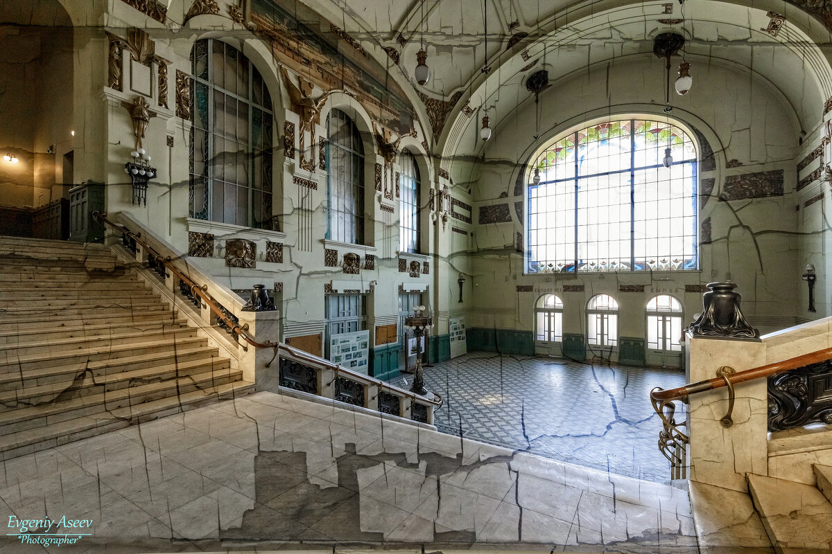В интерьерах Витебского вокзала - Евгений 