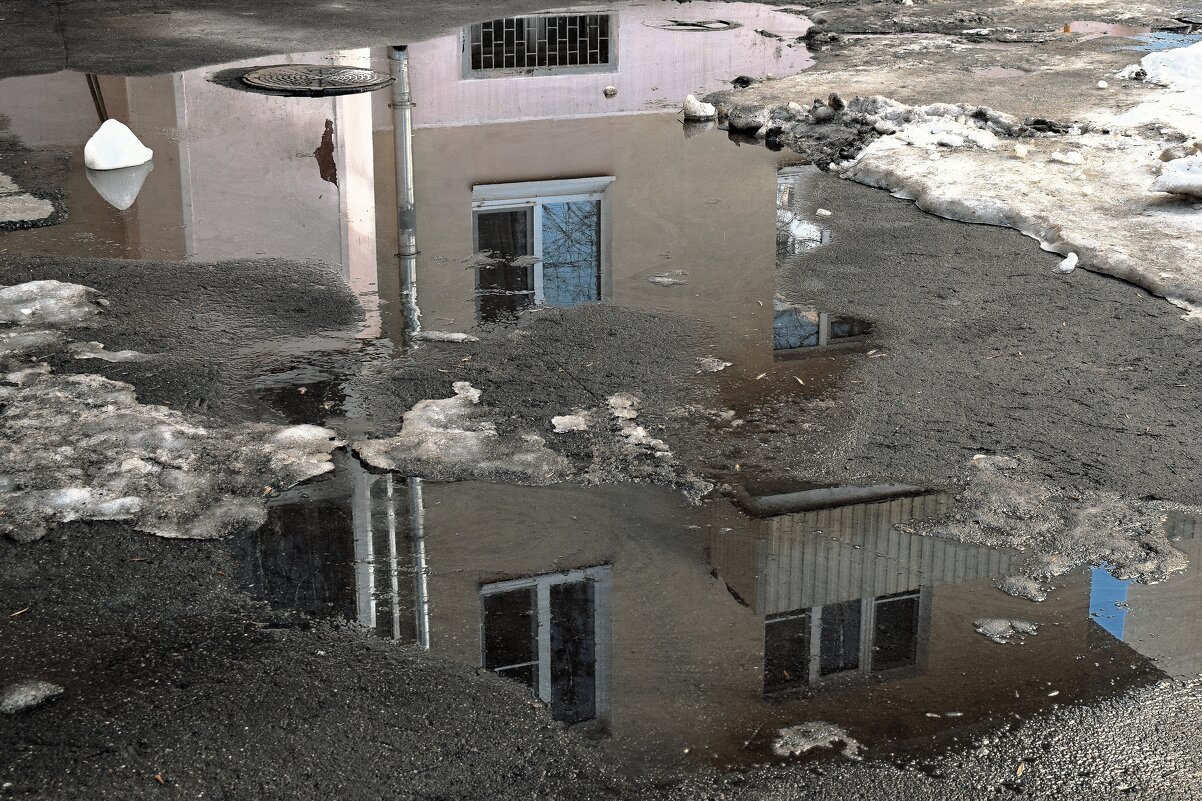 В московском дворике. - Татьяна Помогалова