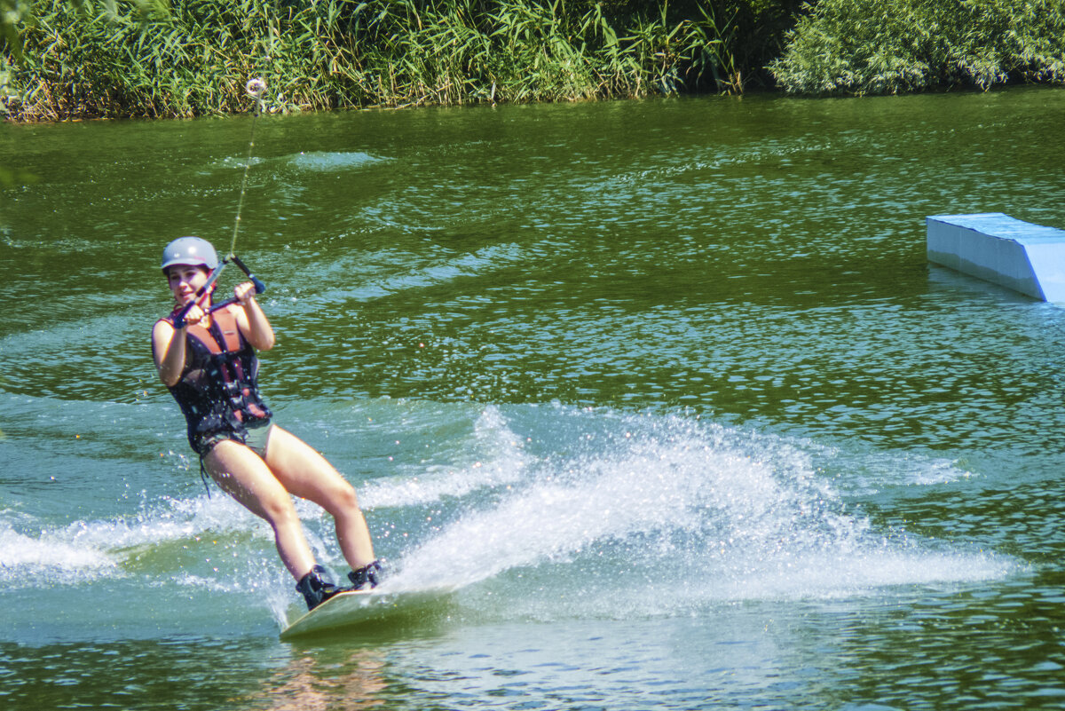 И девушка не отстаёт - Валентин Семчишин