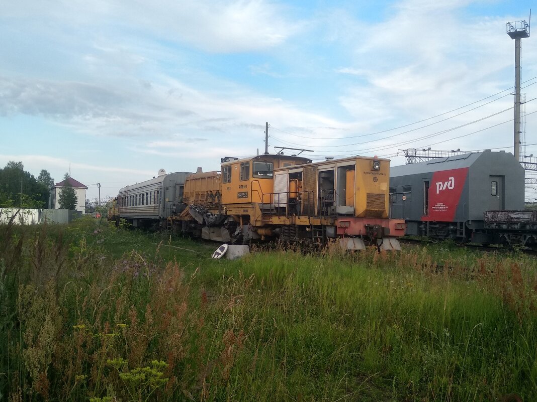 На станции Тихвин - Сергей Кочнев