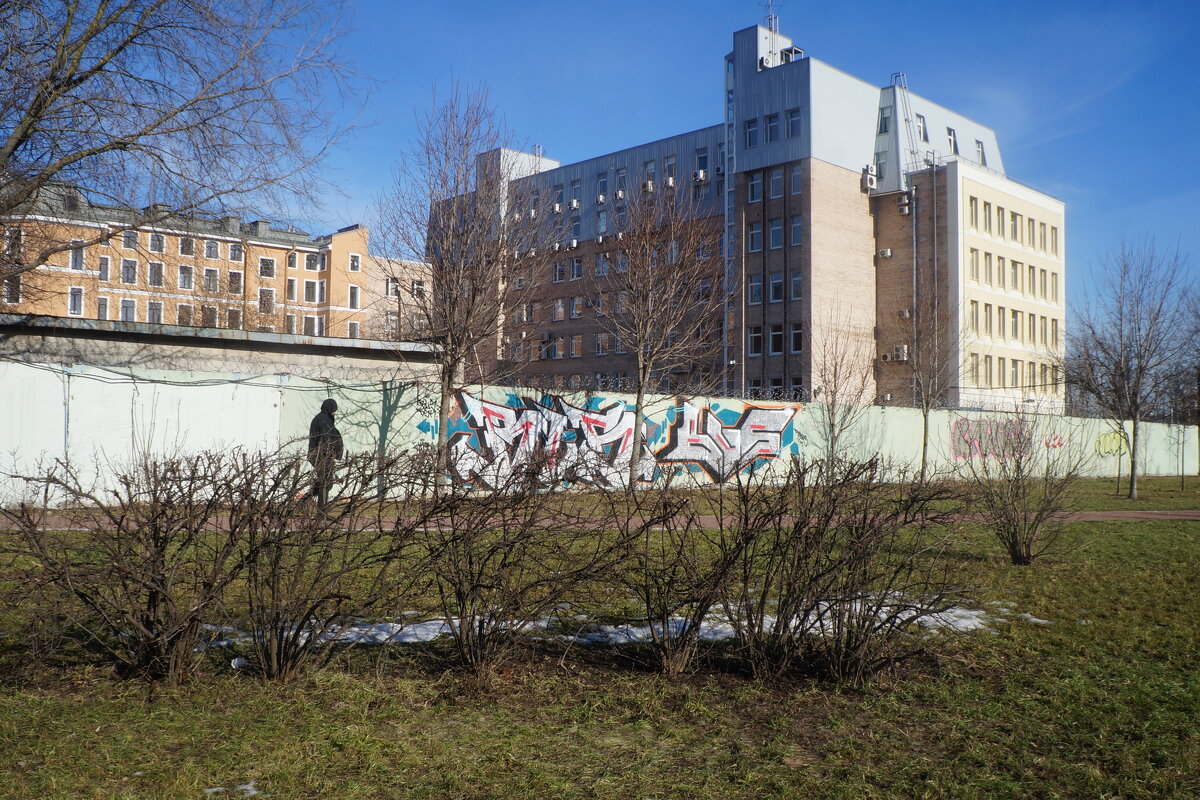 "Районы, кварталы, жилые массивы. Я ухожу, ухожу красиво." - zavitok *