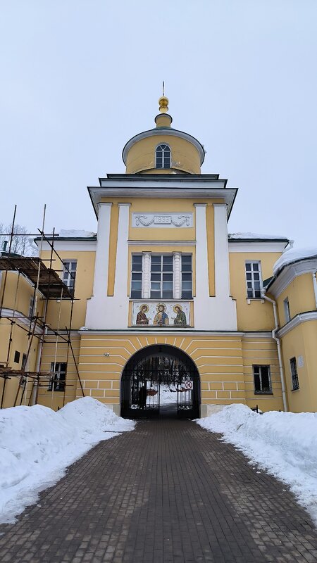 Вход в монастырь. - Ольга 