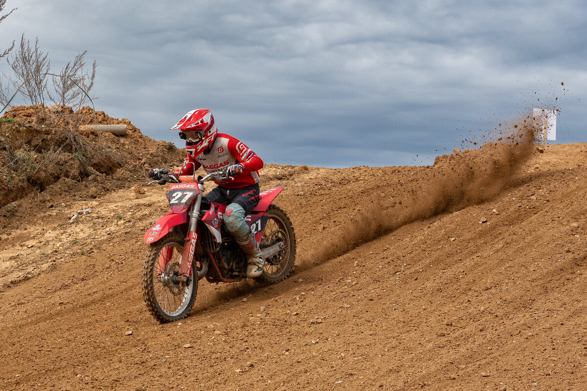 ****** - Вячеслав Овчинников