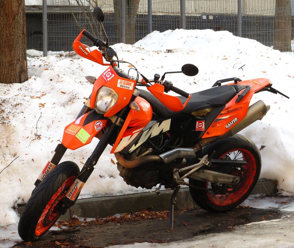 Мотоцикл KTM 690 R - Андрей Снегерёв