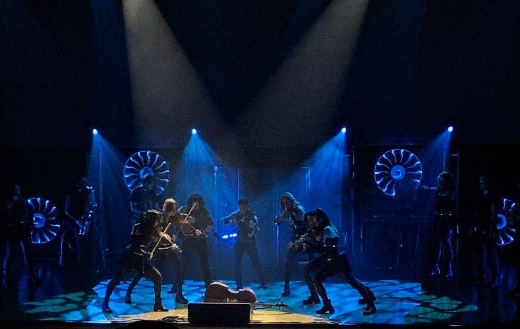 Танцующий симфонический оркестр! - Надежда 