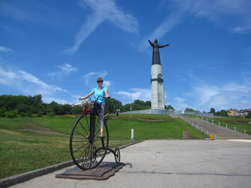 Девушка на велосипеде. - unix (Илья Утропов) Девушка на велосипеде. - unix (Илья Утропов)