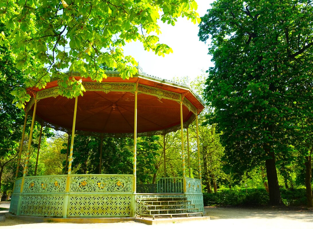 Театральная беседка в Парке Брюссель - Aida10 Театральная беседка в Парке Брюссель - Aida10