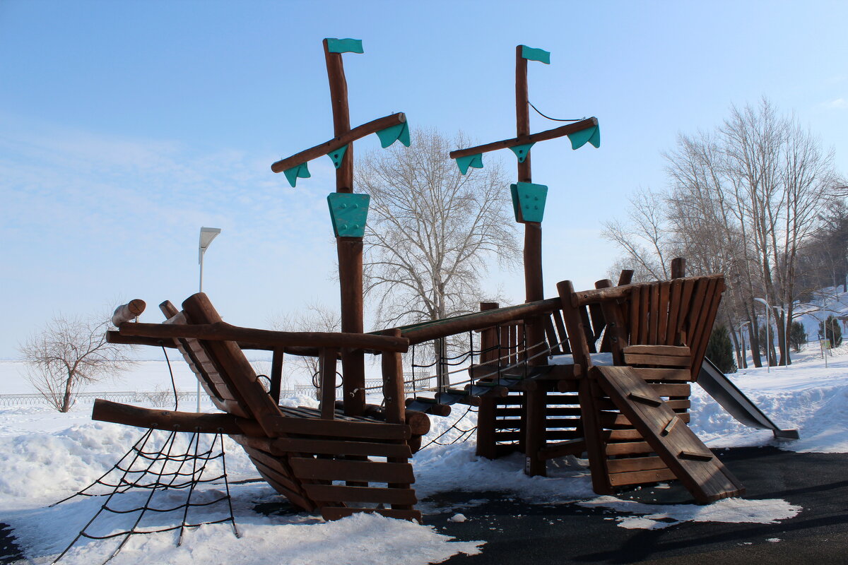 Кораблик на набережной - Марсель Валеев