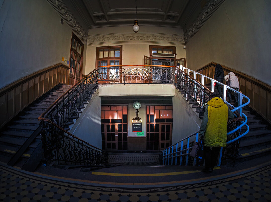 Интерьеры Витебского вокзала - Магомед .