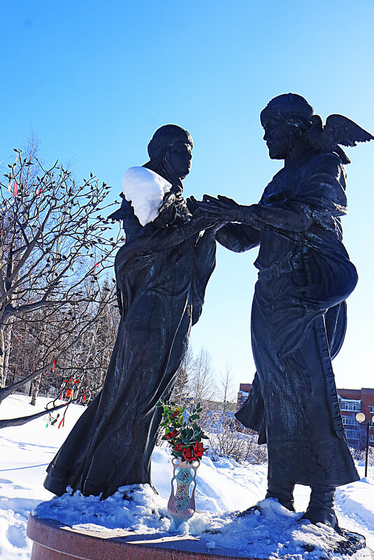 Март...Розы Петру и Февронье! - Владимир 