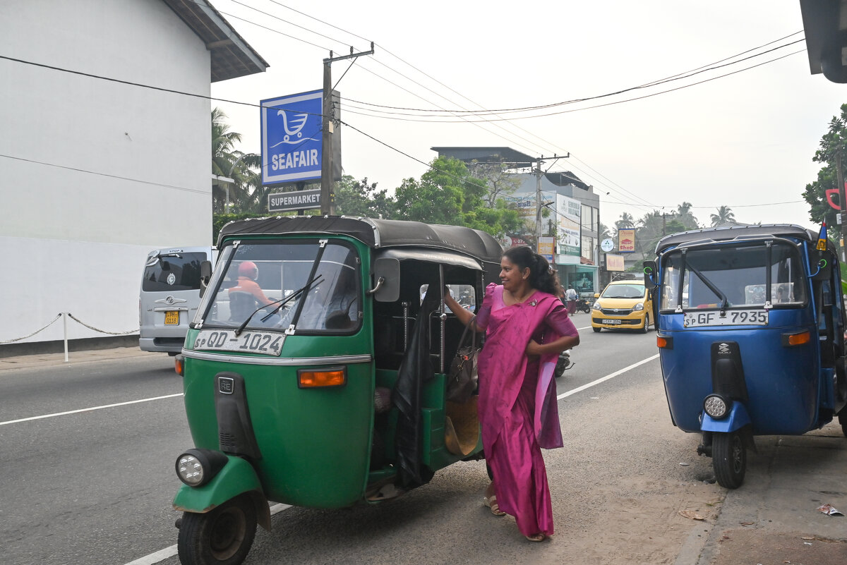 Шри-Ланка. Люди, лица, города... - Александр Беляков
