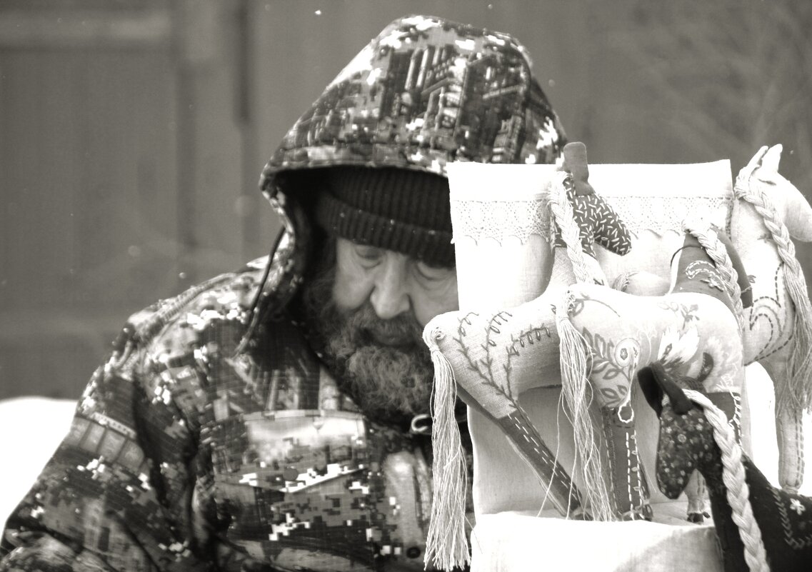 сижу, понимаешь ли...лошадками торгую... - Сергей 