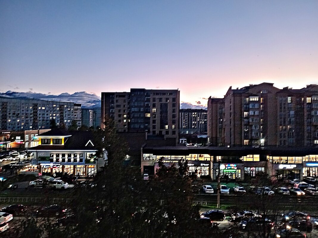 Вечереет... Городской пейзаж... - Татьяна Львова