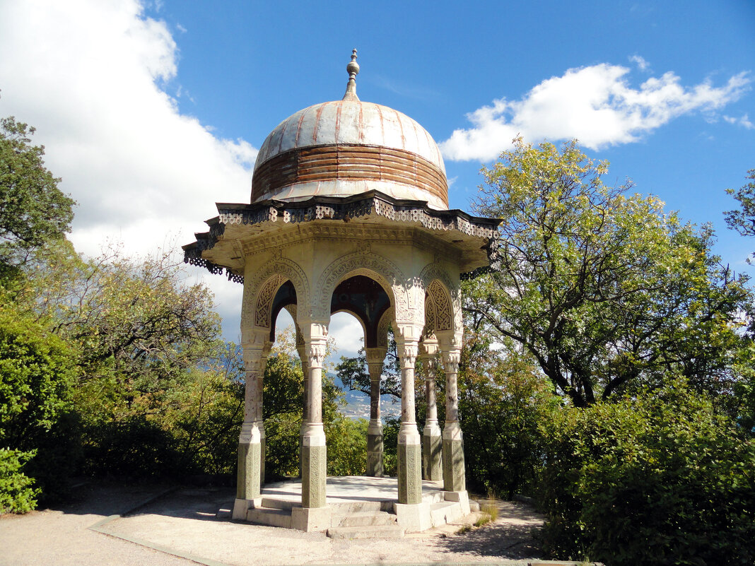Ливадийский парк.Беседка в восточном стиле - Ольга 
