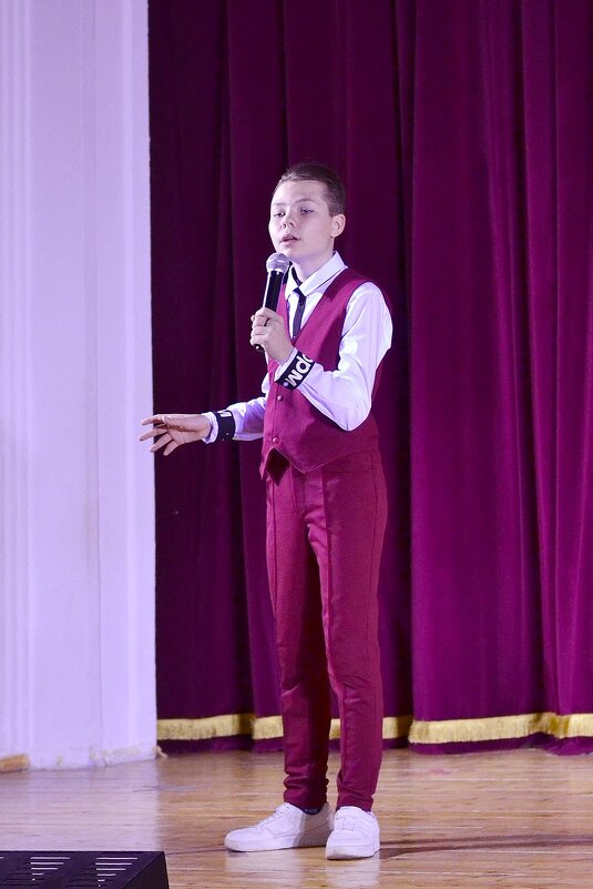 Мальчик читает стихи - Александр Рыжов