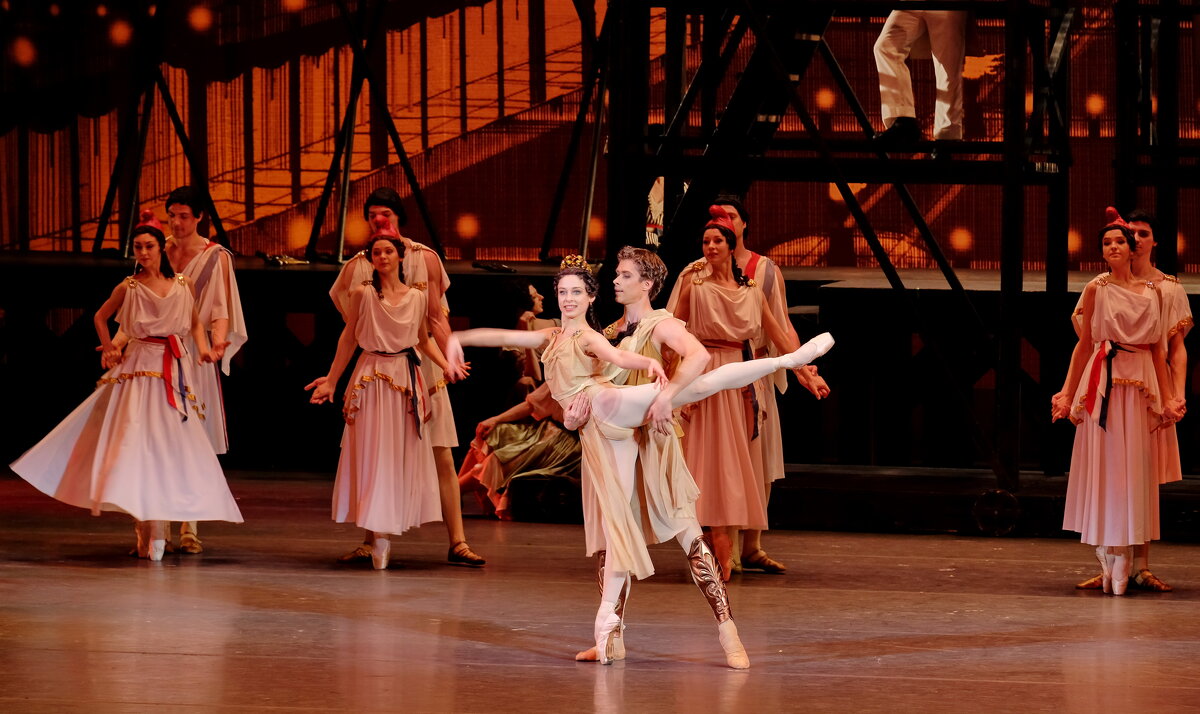 Балет "Пламя Парижа" - Валерий Судачок Балет "Пламя Парижа" - Валерий Судачок