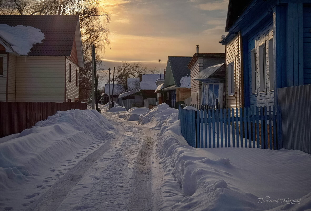 "На деревенской улице в марте"© - Владимир Макаров "На деревенской улице в марте"© - Владимир Макаров