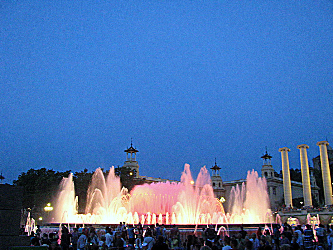 Поющий фонтан Барселоны. - Владимир Драгунский Поющий фонтан Барселоны. - Владимир Драгунский