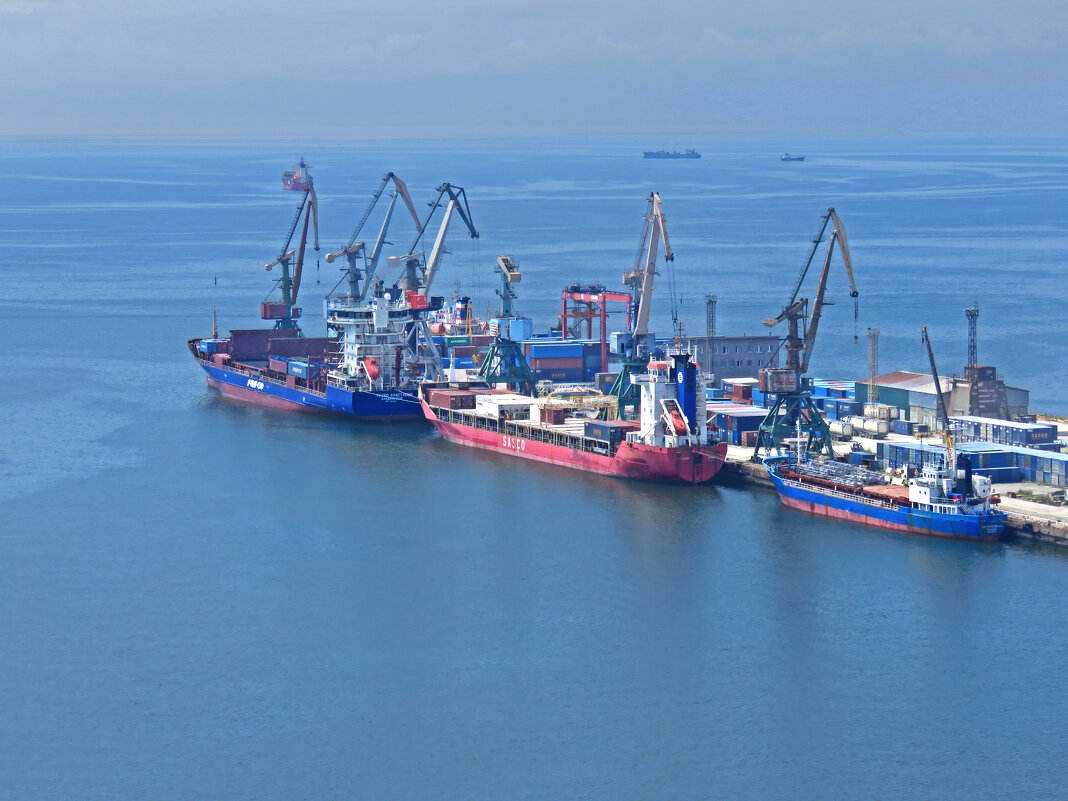 В порту Корсакова - ИРЭН@ . В порту Корсакова - ИРЭН@ .