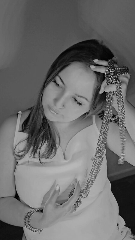 Девушка с цепочкой - Мария Яковлева