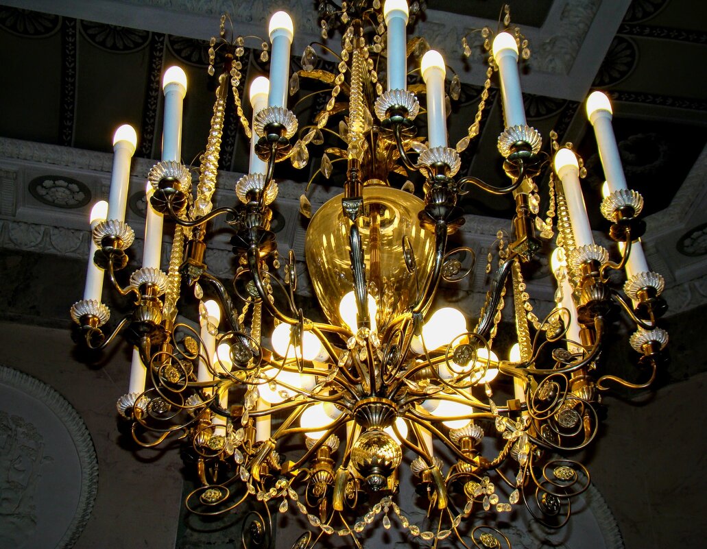 Закончен бал , но свечи ещё не угасли в душе моей совсем,,,, - Анатолий Колосов